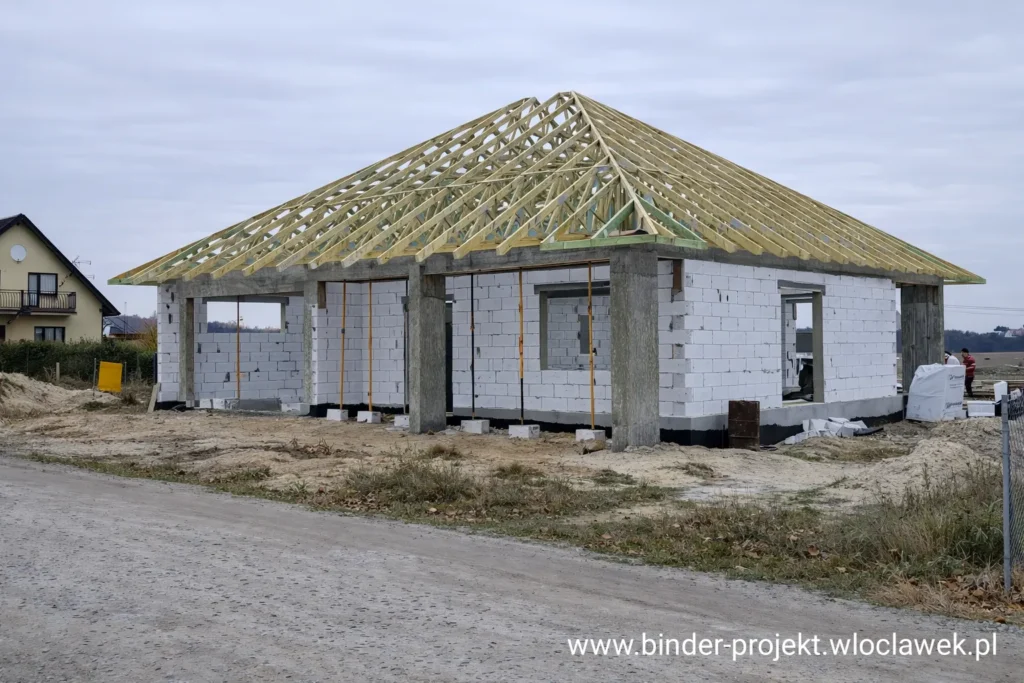 Prefabrykowane wiązary dachowe BINDER-PROJEKT – konstrukcja dachu na budynku jednorodzinnym - realizacja: Zgierz (województwo łódzkie)